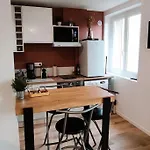 LCS home Au coeur de la ville Balcon-Parking-WIFI